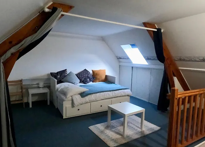 Sur Le Port De Saint-Vaast-la-Hougue