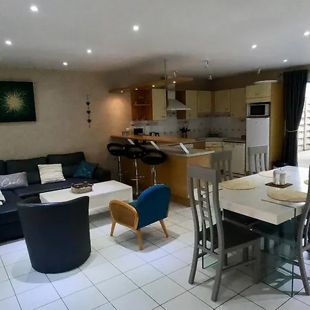 Appartement Sur Le Port De *