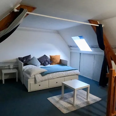 Sur Le Port De Saint-Vaast-la-Hougue